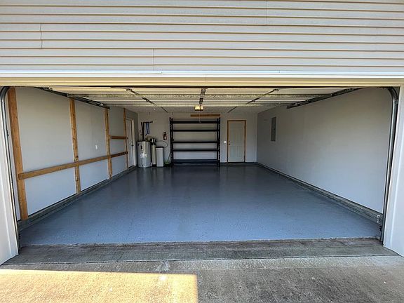 3rd image of 5043 Santana St