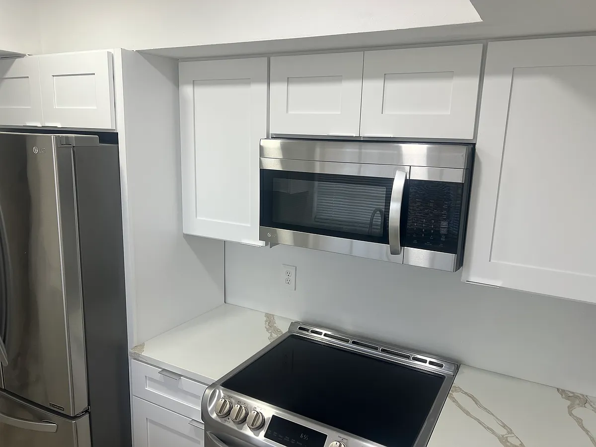 Building Photo - 1845 S Highland Ave #11