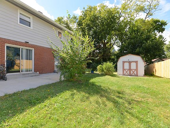 5th image of 10407 Gloria Ave