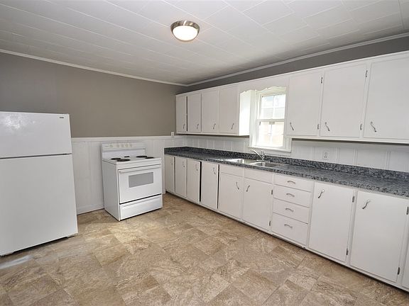 3rd image of 709 Pine St