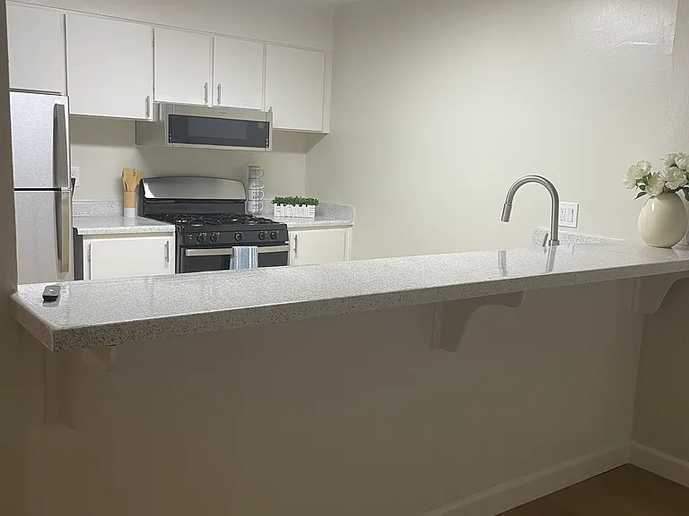 Aegena — Photo 14