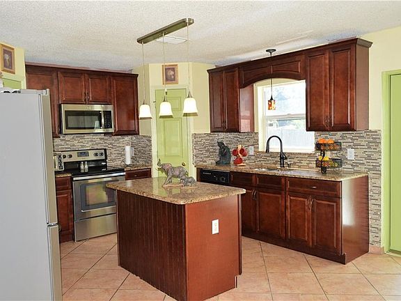 4th image of 104 Milton Pl