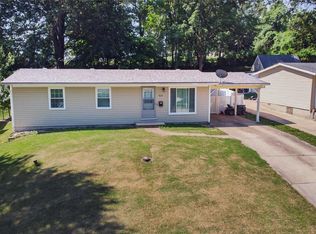 818 Locust St, Festus, MO 63028
