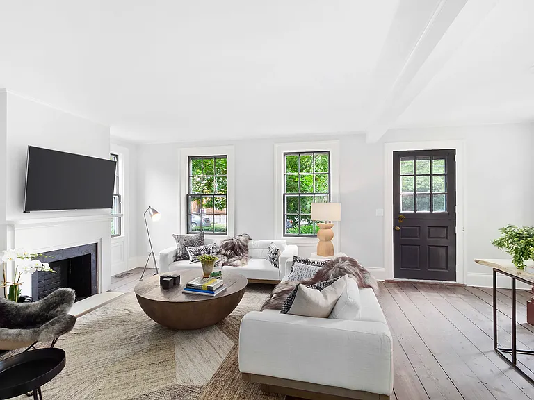133 Jermain Ave — Photo 4