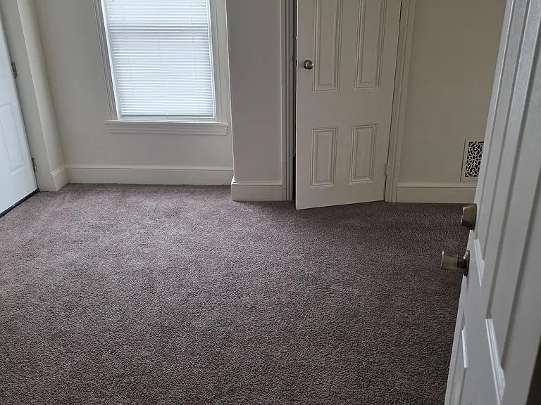 816 W 8th St #5 — Photo 2