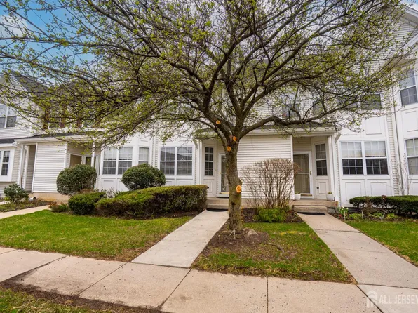 1503 Blossom Cir, Dayton, NJ 08810