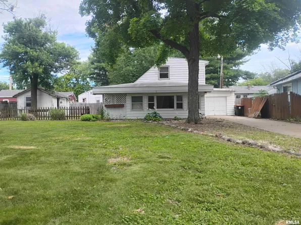 709 E Tripp Ave, Peoria, IL 61603