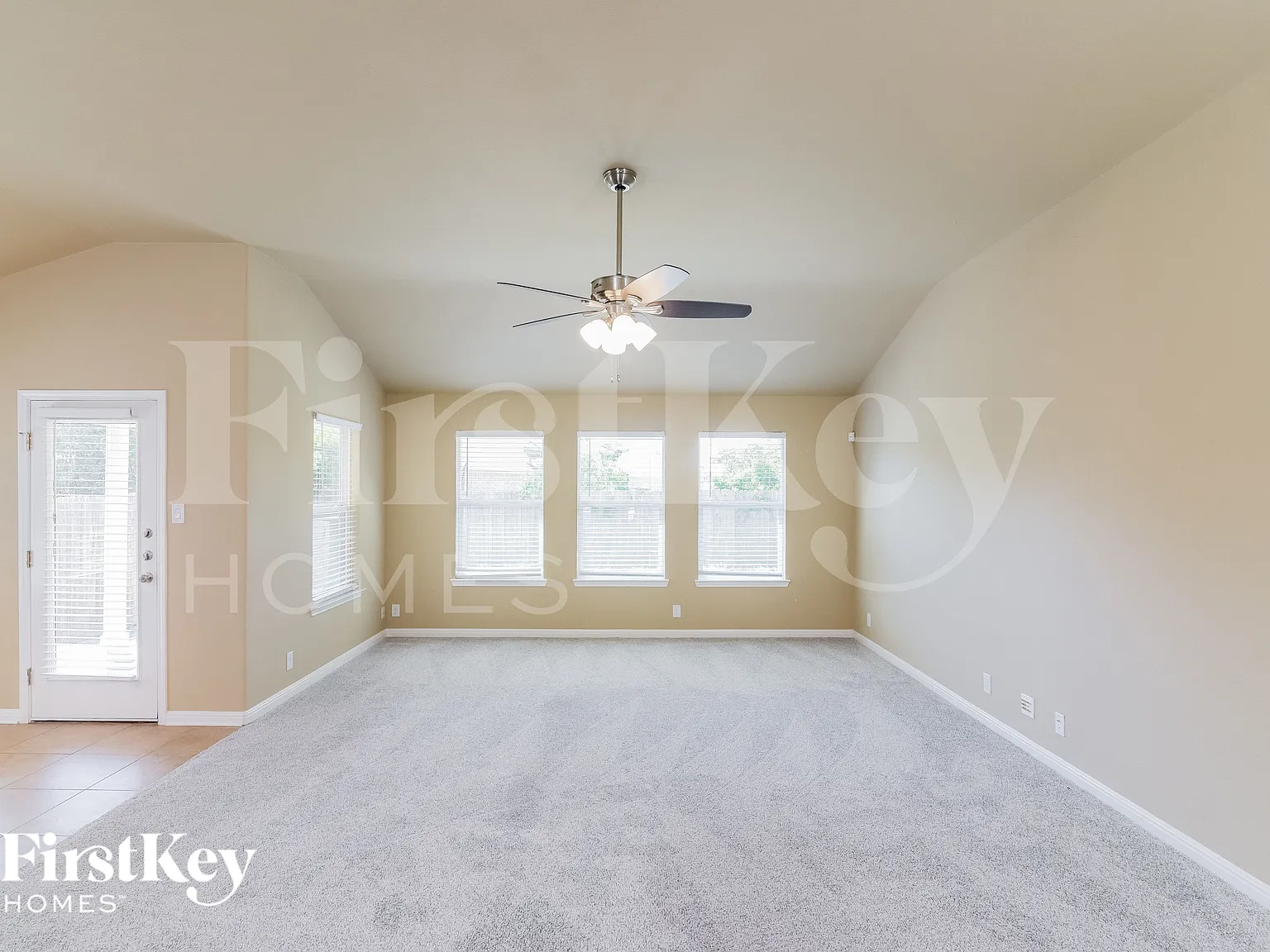 4 bed, 2.0 bath, 2130 sqft, $1,870 — Photo 3