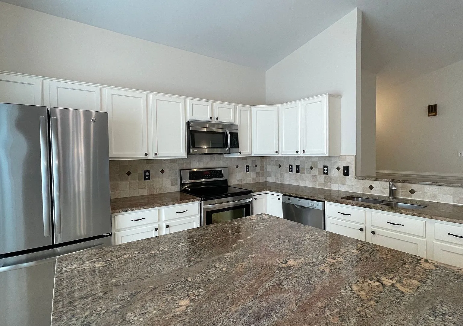 4 Bedroom Rambler in N. Stafford — Photo 3