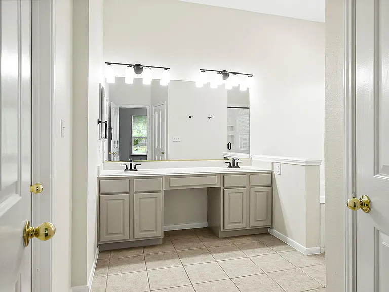 6921 Auckland Dr — Photo 22