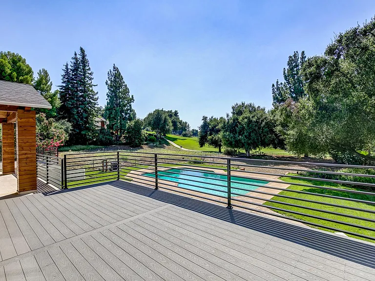 1710 Country Club Dr — Photo 47