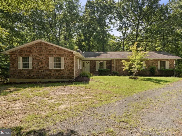 13247 Blackwood Dr, Goldvein, VA 22720