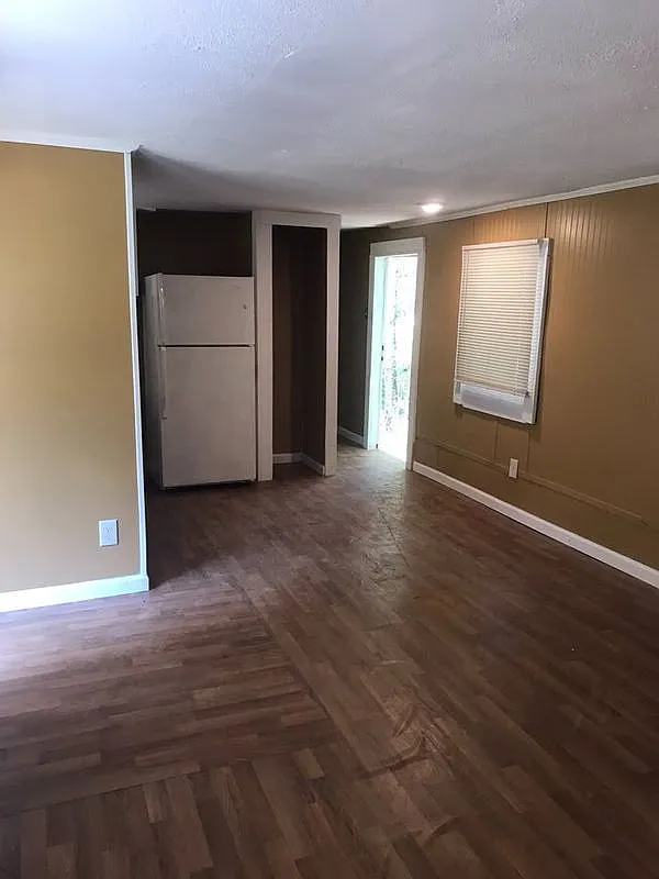 2 bed, 1.0 bath, 740 sqft, $1,000 — Photo 4