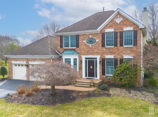 3 Milburne Ln, Robbinsville, NJ 08691