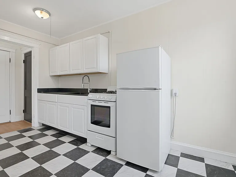 32 Greenwood Ave #20 — Photo 6