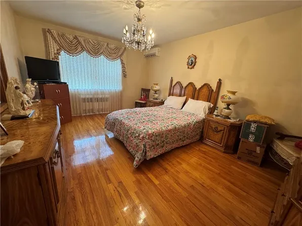 1992 West 13th Street image 12 of 23