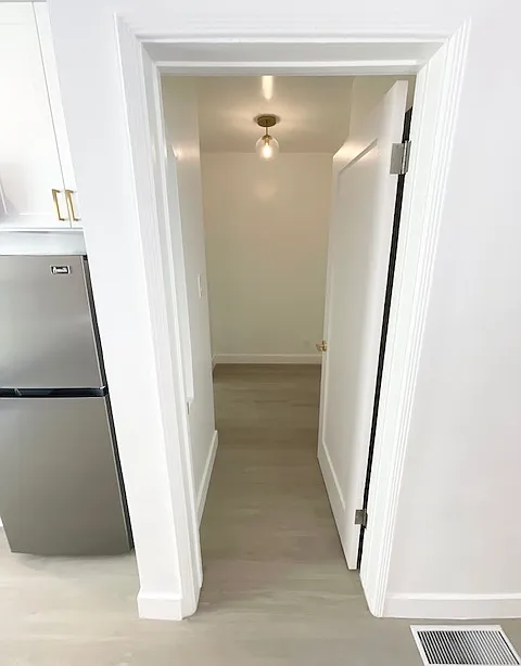 128 S Reeves Dr — Photo 3