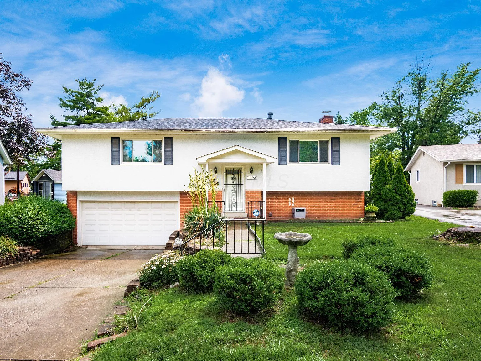 1193 Drysdale Sq S photo 1