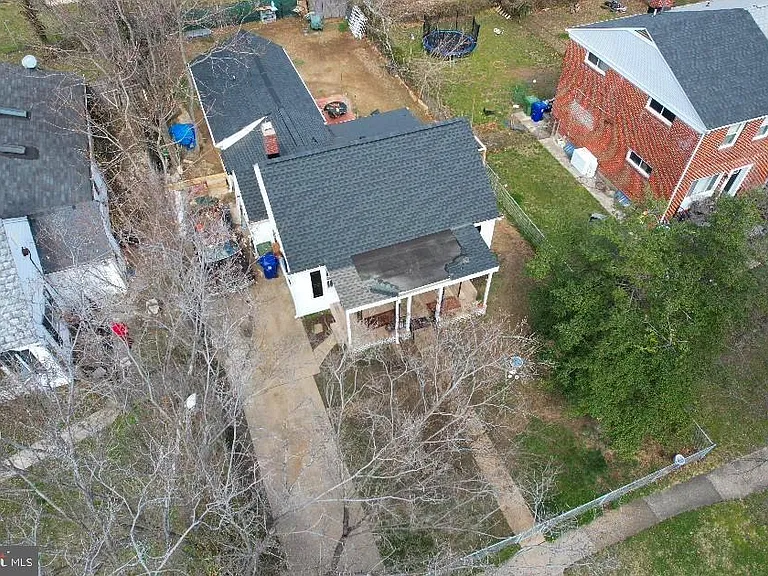 2924 Virginia Ave — Photo 2