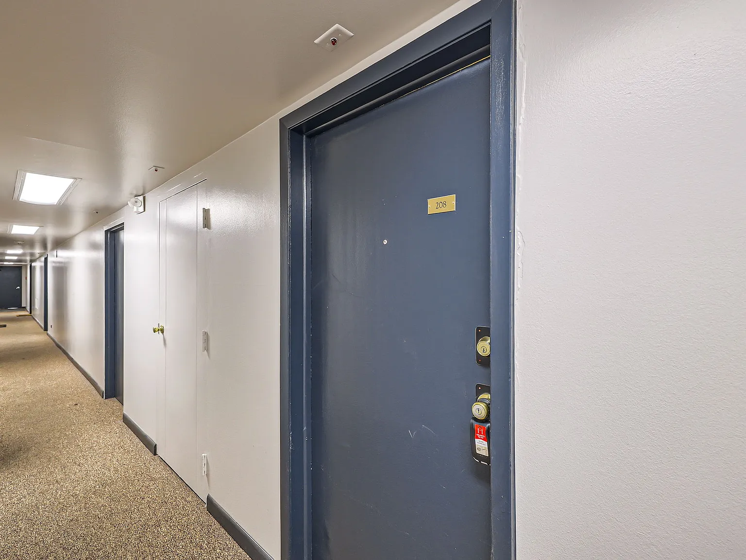 2 bed, 850 sqft, $1,900 — Photo 4