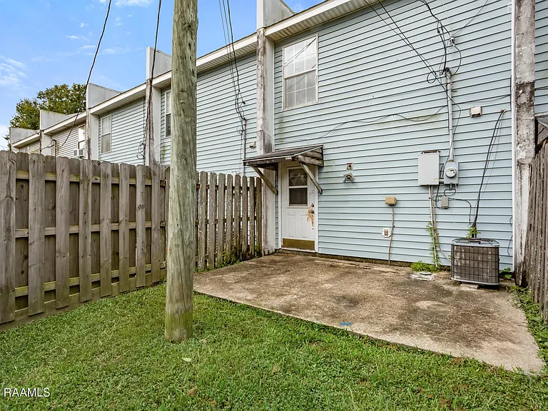115 Woodworth Ln #F — Photo 10