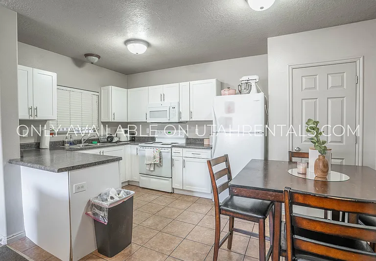 866 E 700 N #C3-1 — Photo 15