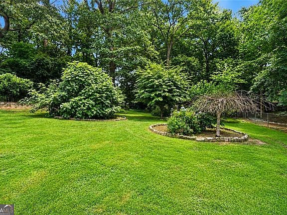 5th image of 1683 Oak Ridge Cir SW