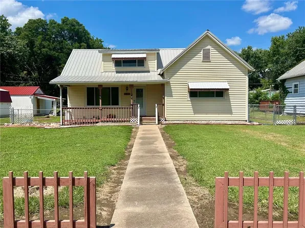1315 Stevens Ave, Parsons, KS 67357