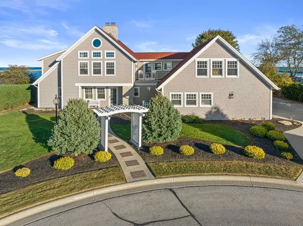120 Hathaway Dr, Kewaunee, WI 54216