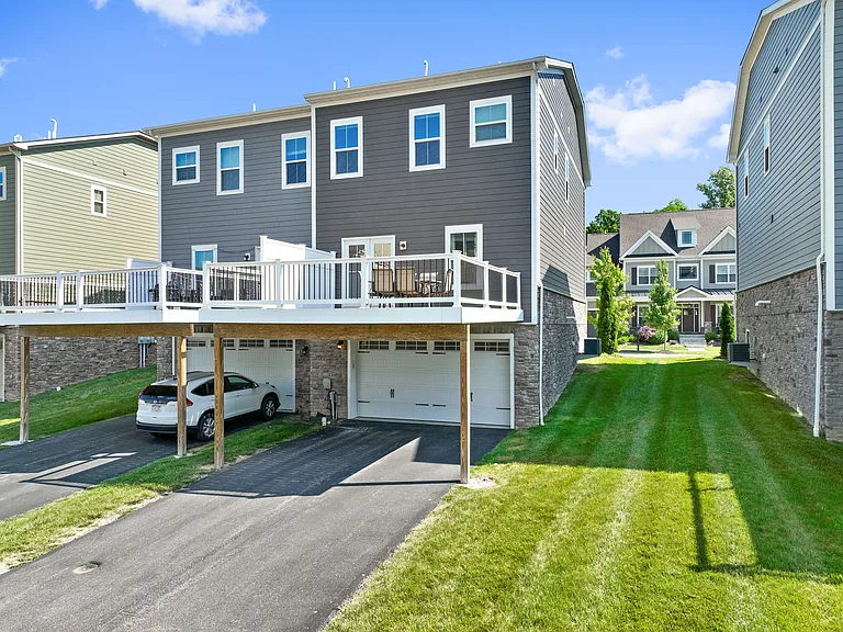 138 Seneca Pl — Photo 39
