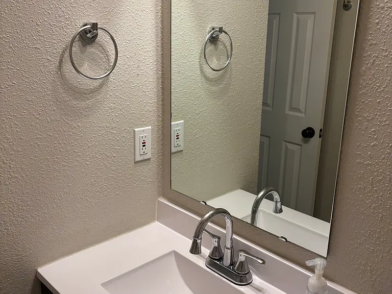 12191 Doncaster Ct — Photo 13