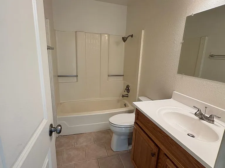310 S Kentucky Ave — Photo 5
