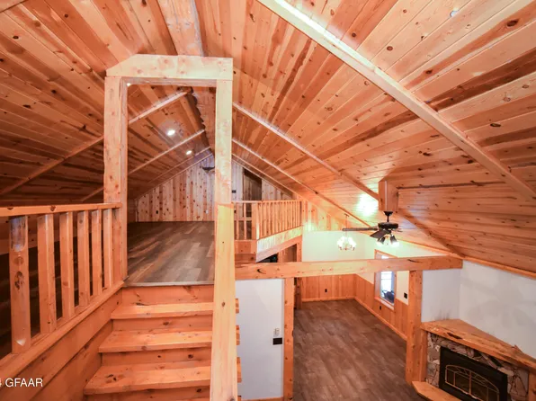 10155 Highway 32, Walhalla, ND 58282