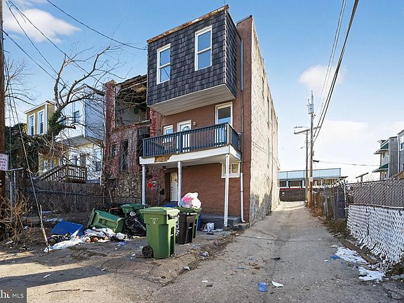 3rd image of 900 N Franklintown Rd