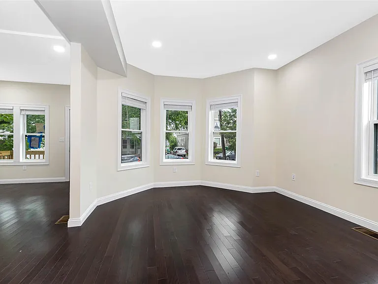 68 Winchester St #2 — Photo 9