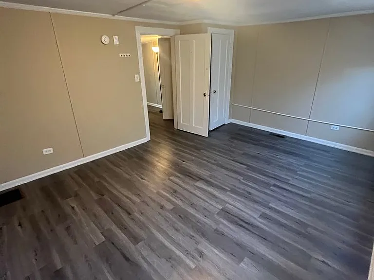 235 Emming St — Photo 17
