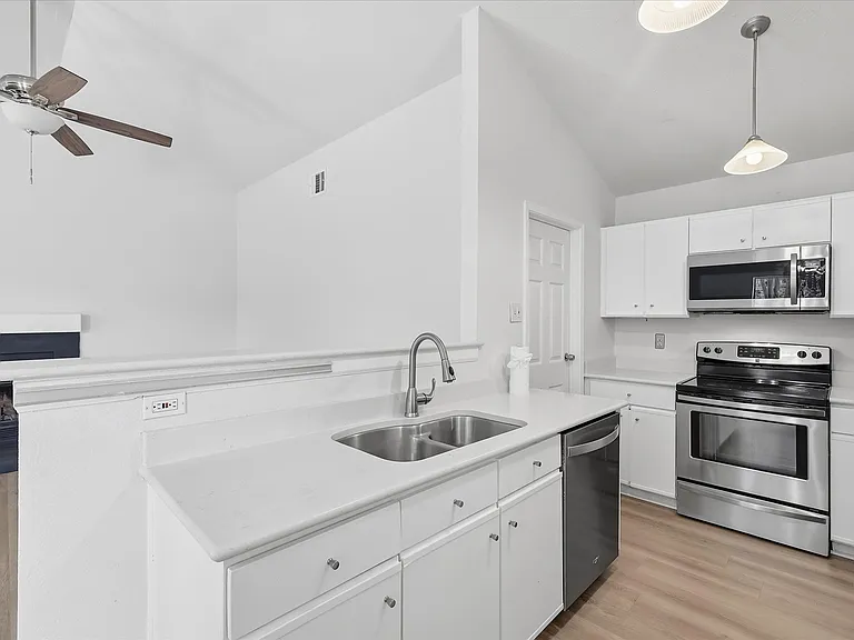 102 Pinyon Ln — Photo 5
