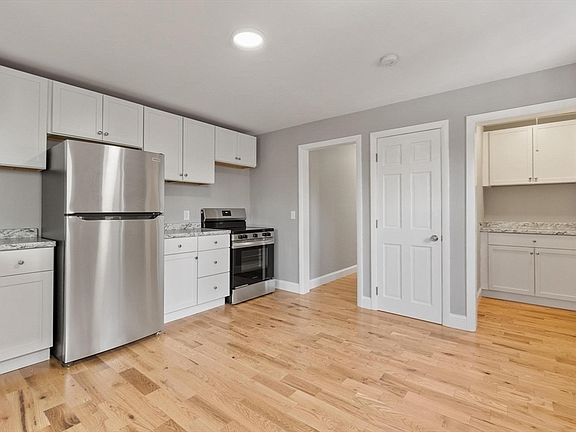 3rd image of 50 Goddard St