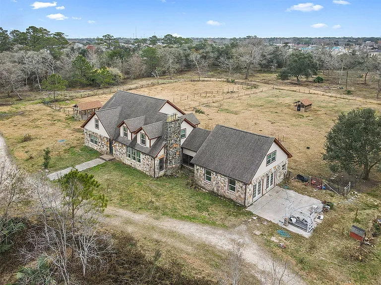 9009 Lazy Ln — Photo 38