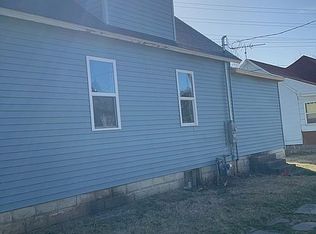 1224 W 1st St, Dixon, IL 61021