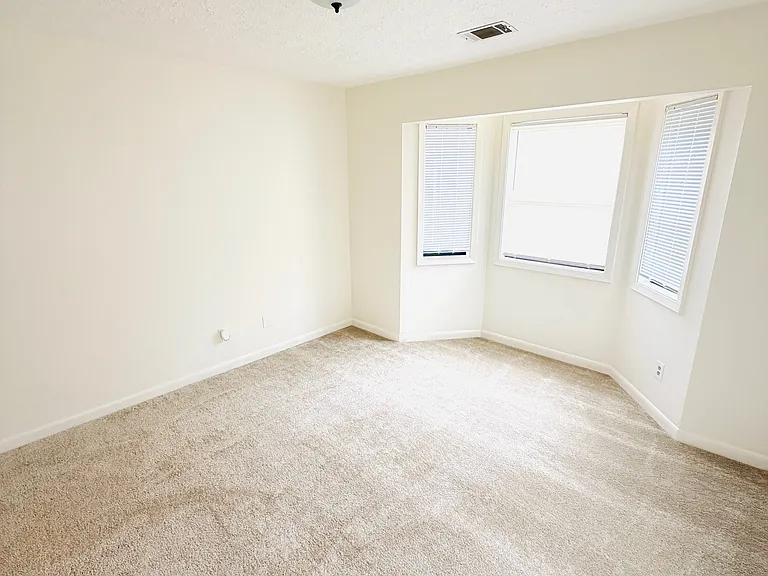 2550 Sweetridge Ct — Photo 12