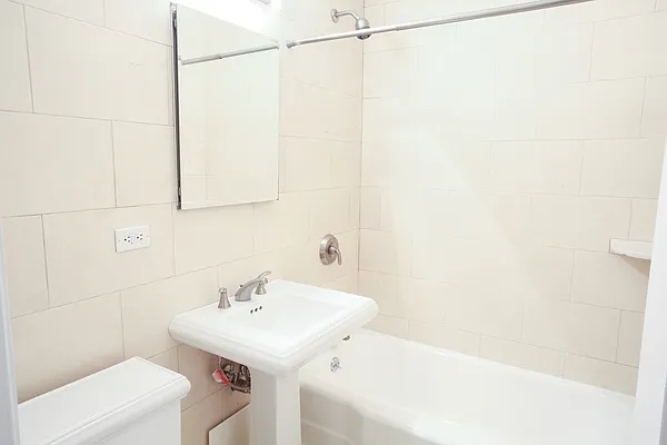 Rented by Stonehenge NYC LLC | media 8