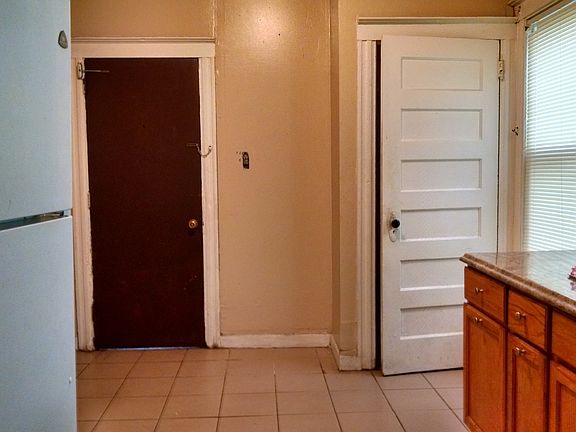 4th image of 210 Park Ave APT 1