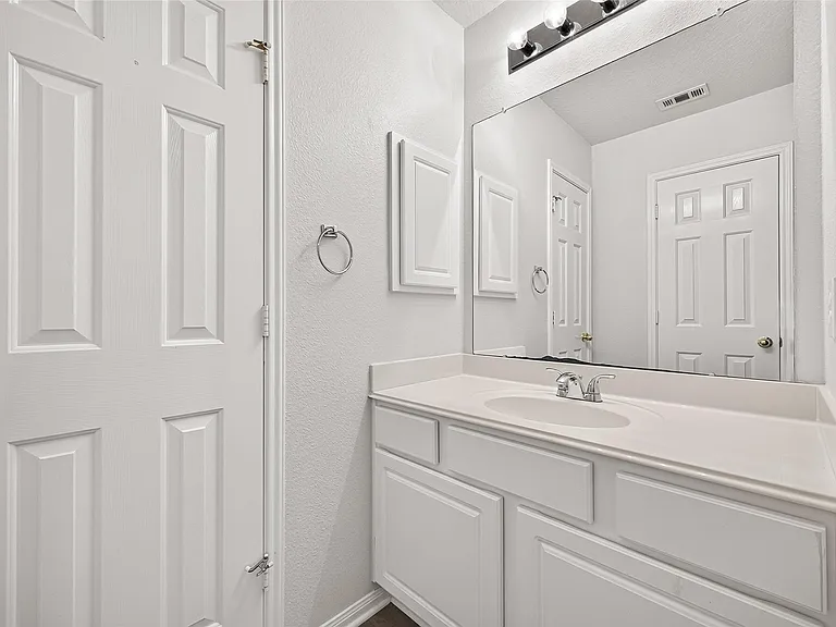 1415 Kennewick Ct — Photo 40