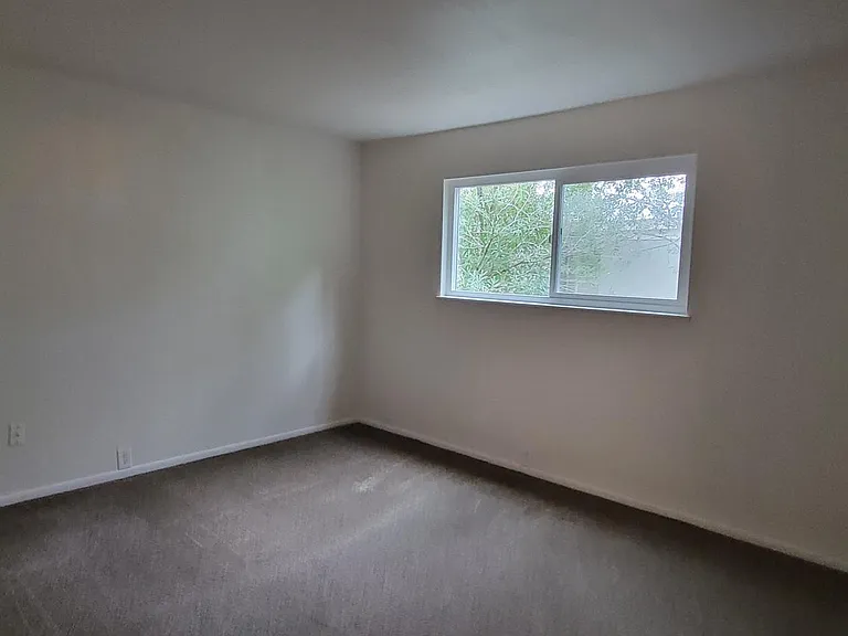 1402 Drake Dr #A — Photo 11