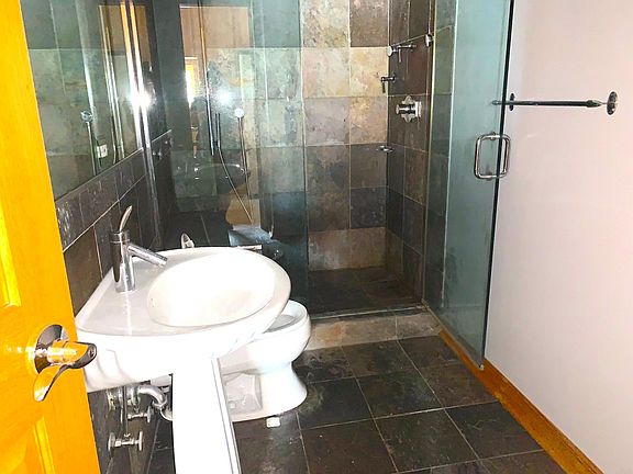 4th image of 530 N Noble St APT 1R