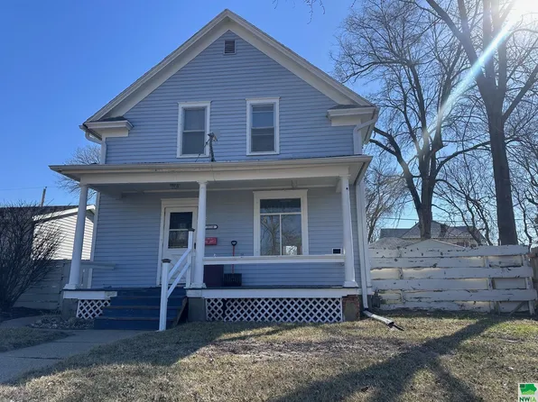 2110 McDonald St, Sioux City, IA 51104