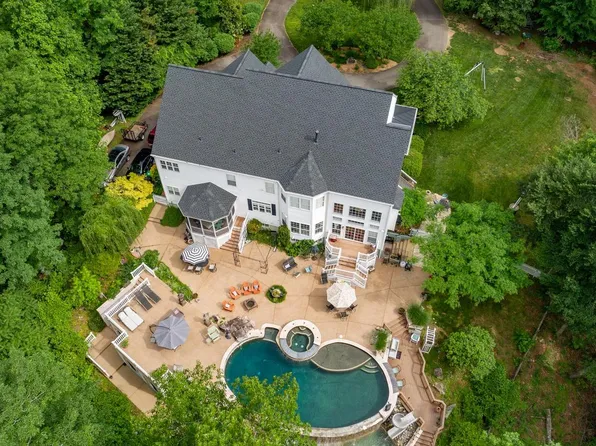 30 Wentworth Dr, Fredericksburg, VA 22406