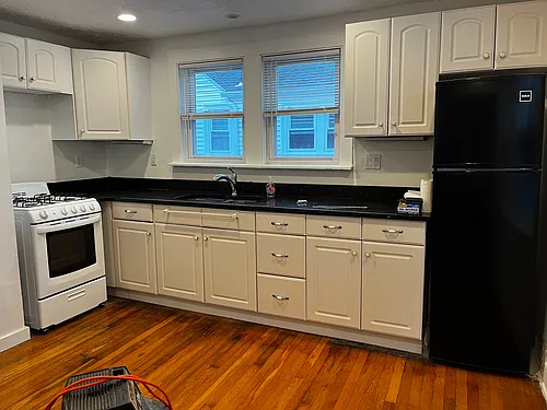 48 Lawn Ave Photo 1