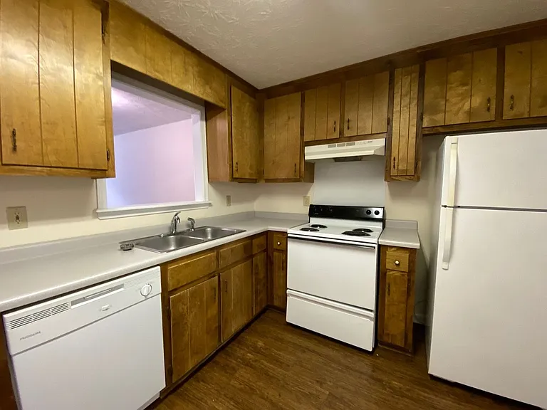 107 Hunters Run Rd — Photo 3